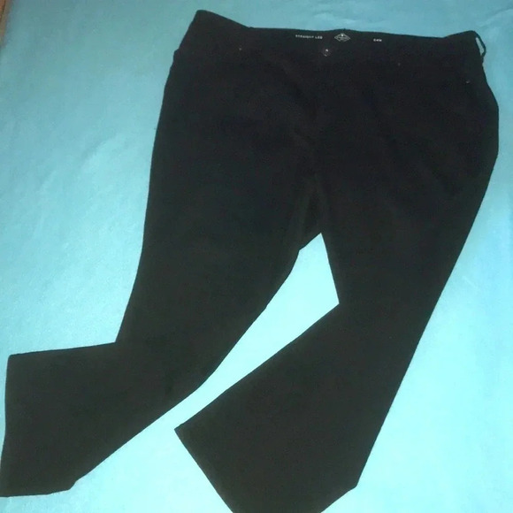 ST. JOHN’S BAY straight leg black mid-rise stretchy jeans NEW Condition size 24W - Picture 2 of 8